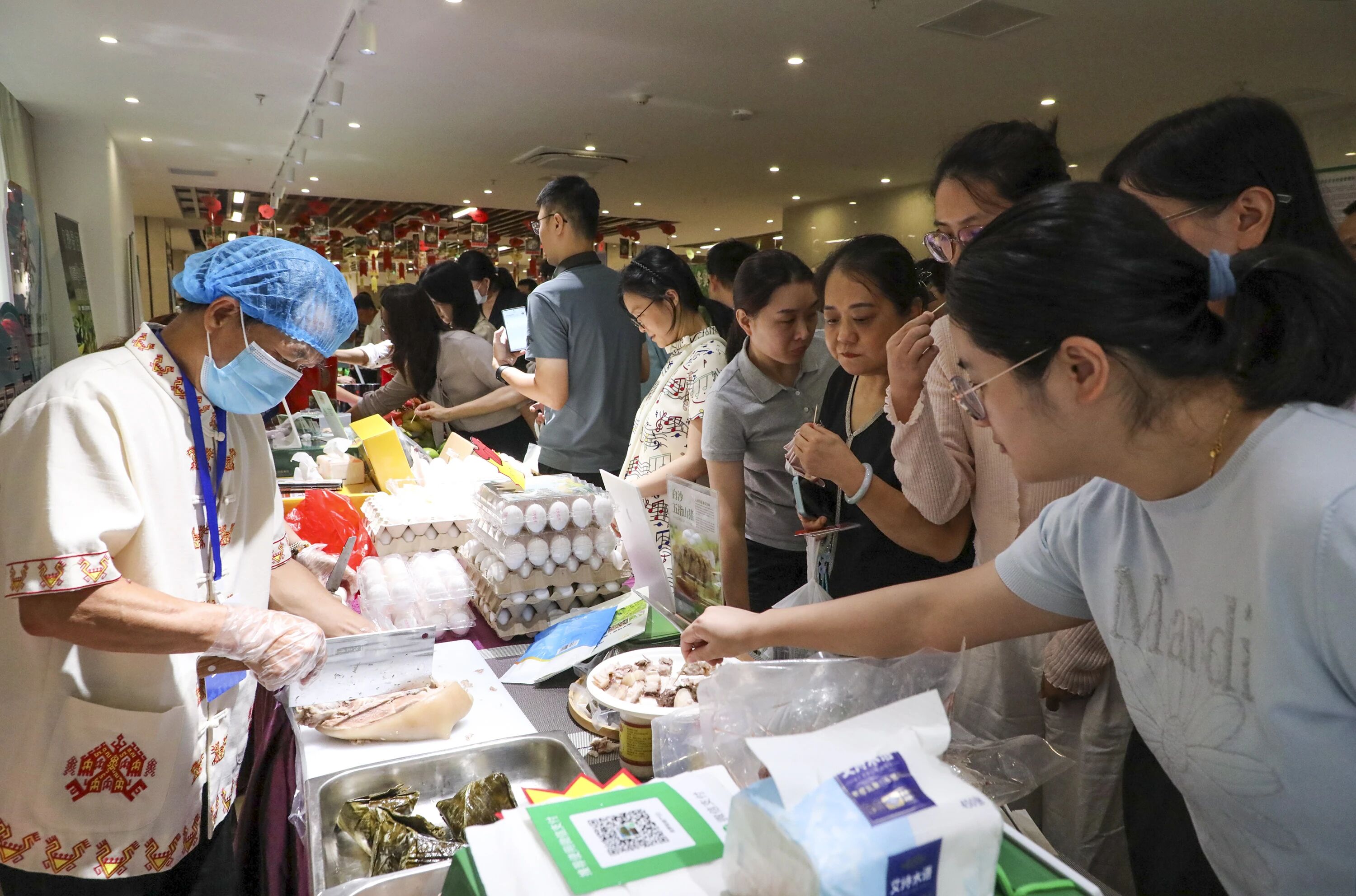 品黎乡风味 享生态好物！白沙农特产品走进省直机关食堂